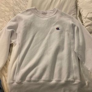 Cute comfy sweatshirt crew neck! Love the white sweatshirt